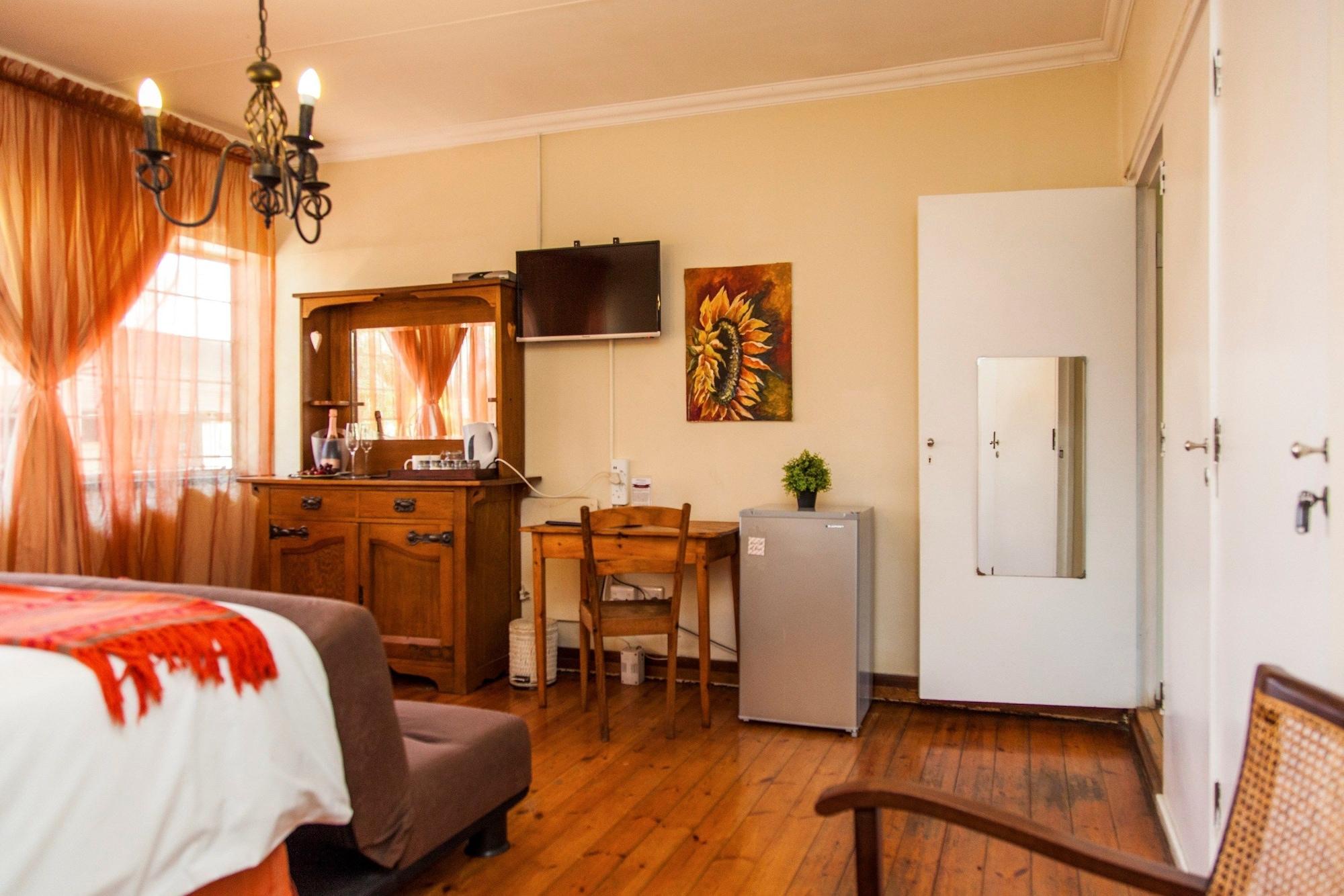 3@Marion Guest House Претория Екстериор снимка