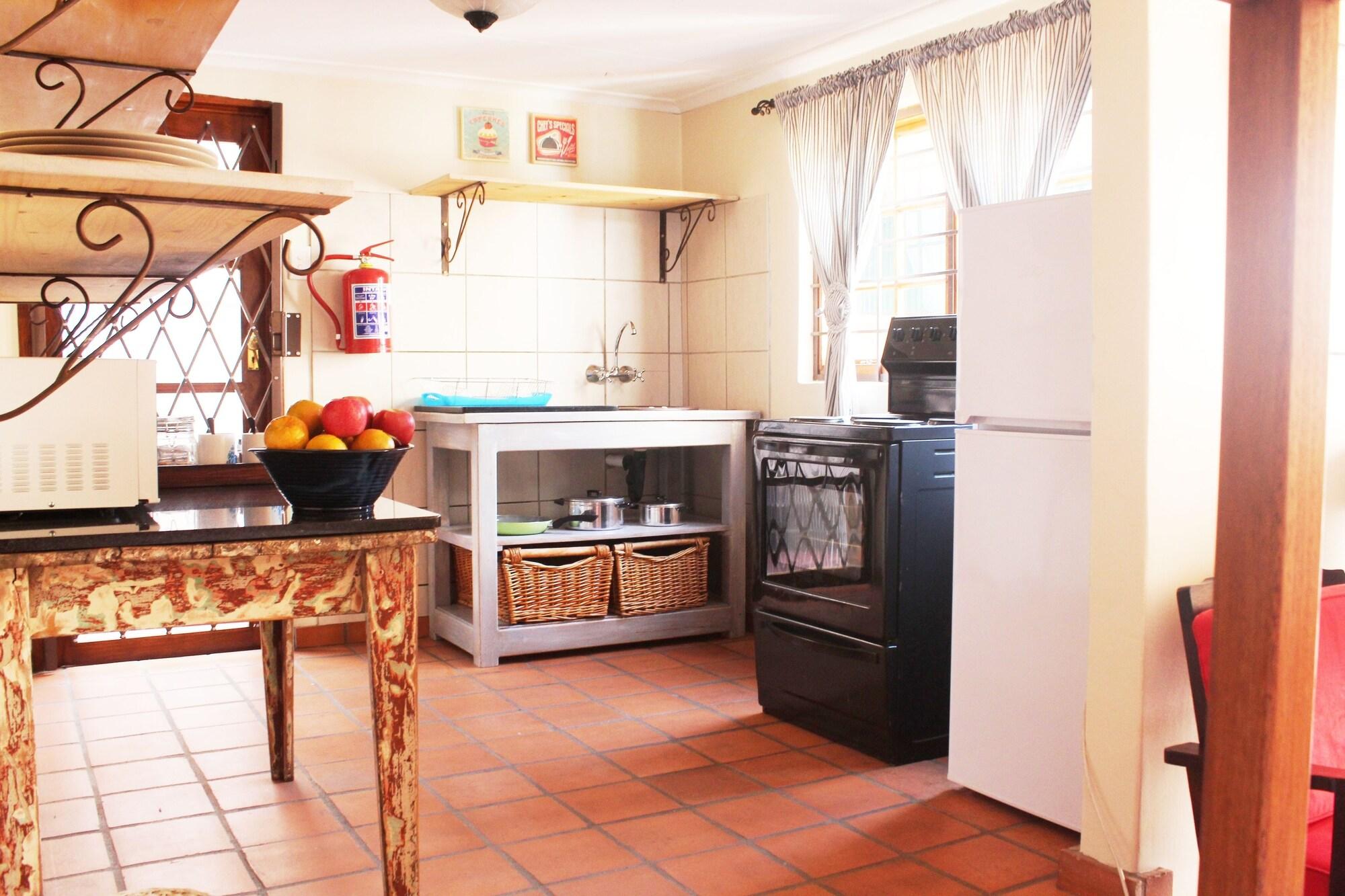 3@Marion Guest House Претория Екстериор снимка